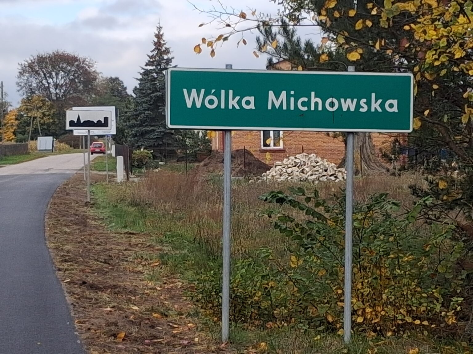 Remont drogi powiatowej nr 1507 L na długości około 380 m w miejscowości Rawa – Wólka Michowska.